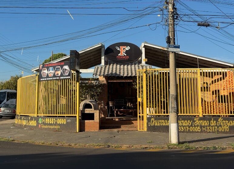 Fachada da Francis Churrasqueiras